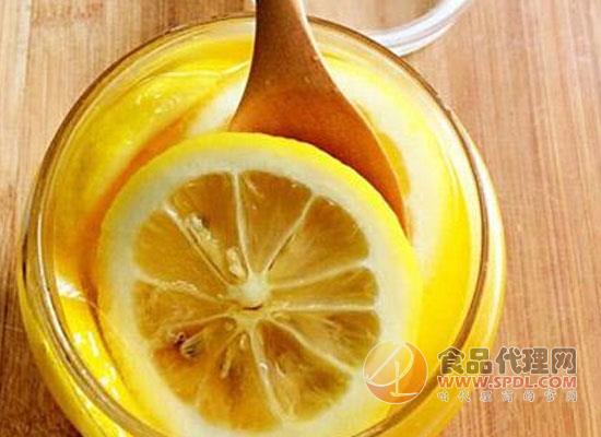蜂蜜檸檬水的熱量，喝蜂蜜檸檬水時需要注意什么