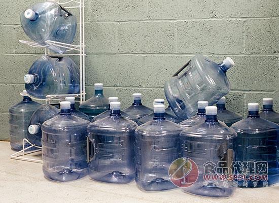 河北行唐市場監督局開展專項整治飲用水問題