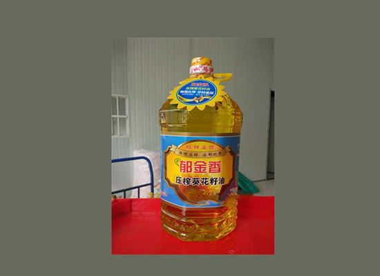 郁金香植物油采用优质原料，研制放心食用油！