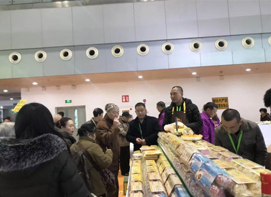万州特色农产品参加展会，受到重庆市民的热捧