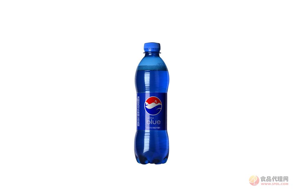 蓝色可乐饮料瓶装