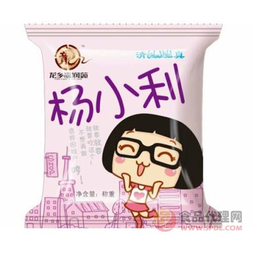 龍鄉(xiāng)福潤苑楊小利膨化食品散稱